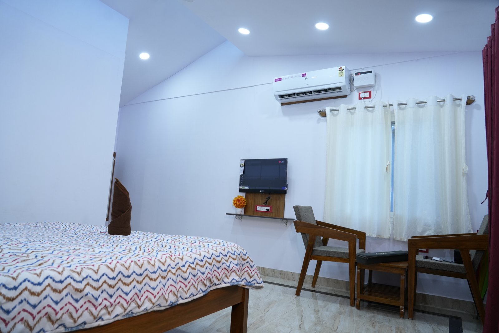 Royal Suite with Bath Tub - Rosie Villas